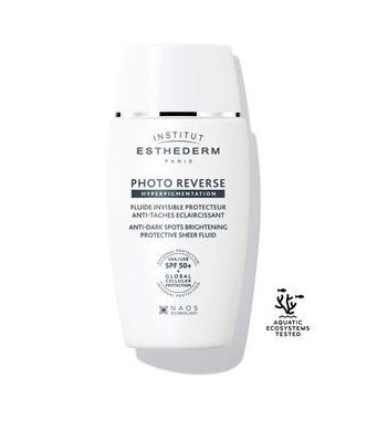 Photo Reverse SPF50+ de Institut Esthederm es un fluido solar antimanchas ultraligero que protege frente a los rayos UVA y UVB, ayuda a prevenir y corregir la hiperpigmentación y unifica visiblemente el tono de la piel.