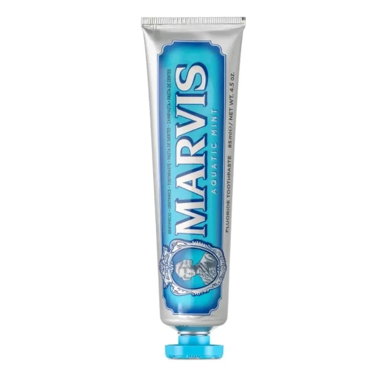 Marvis Aquatic Mint 85 ml, dentífrico con flúor y xilitol de sabor menta fresca con notas marinas. Limpia, refresca y cuida la higiene bucal diaria.